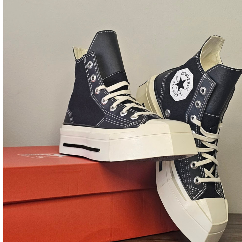 Converse  Women's Chuck 70 Deluxe Squared Toe Hi Tops Size 7  A06435C NWT